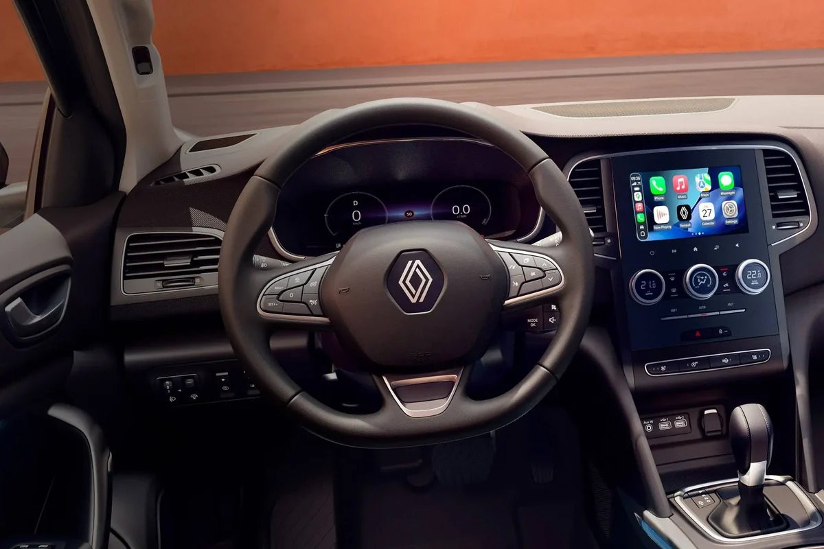 Renault Megane iç mekân ve gösterge paneli