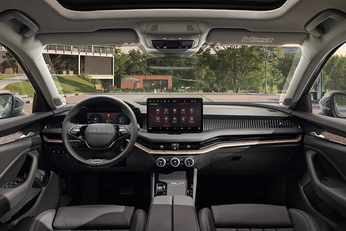 Skoda Superb iç mekân ve gösterge paneli