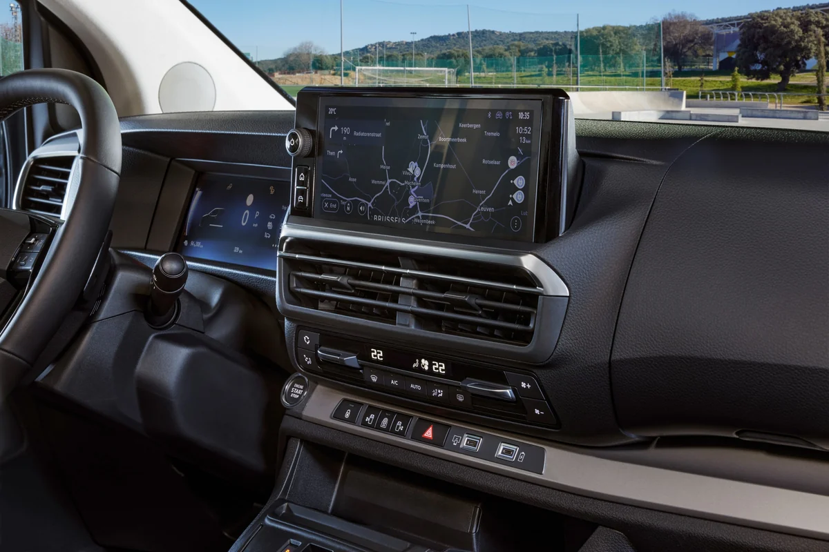 Toyota Proace iç mekân ve gösterge paneli