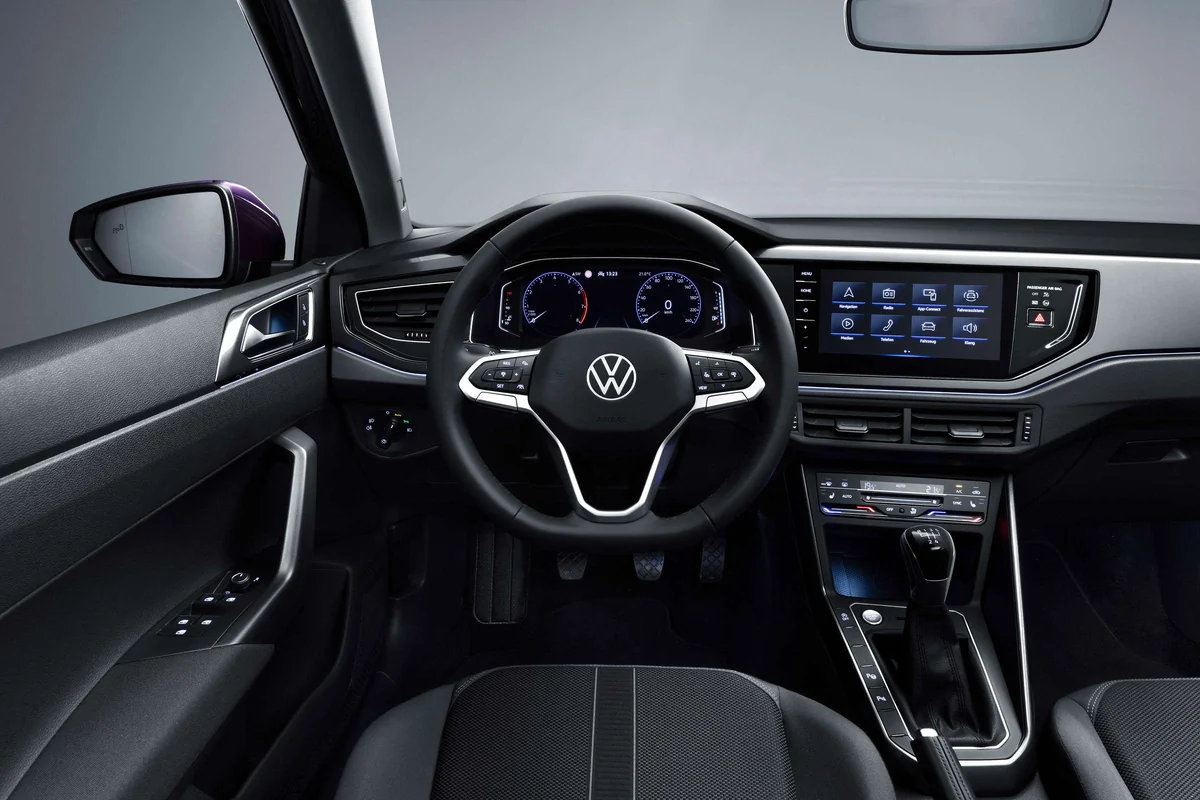 Volkswagen Polo iç mekân ve gösterge paneli